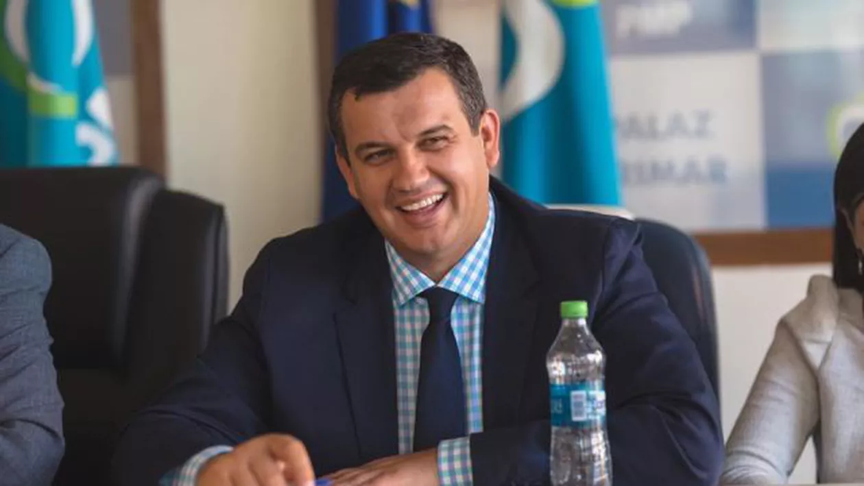 Eugen Tomac, ironii la adresa Vioricăi Dăncilă: 'Azi dimineață am scăpat din mână telefonul. Văd că îmi scrie Liviu Dragnea mesaj'