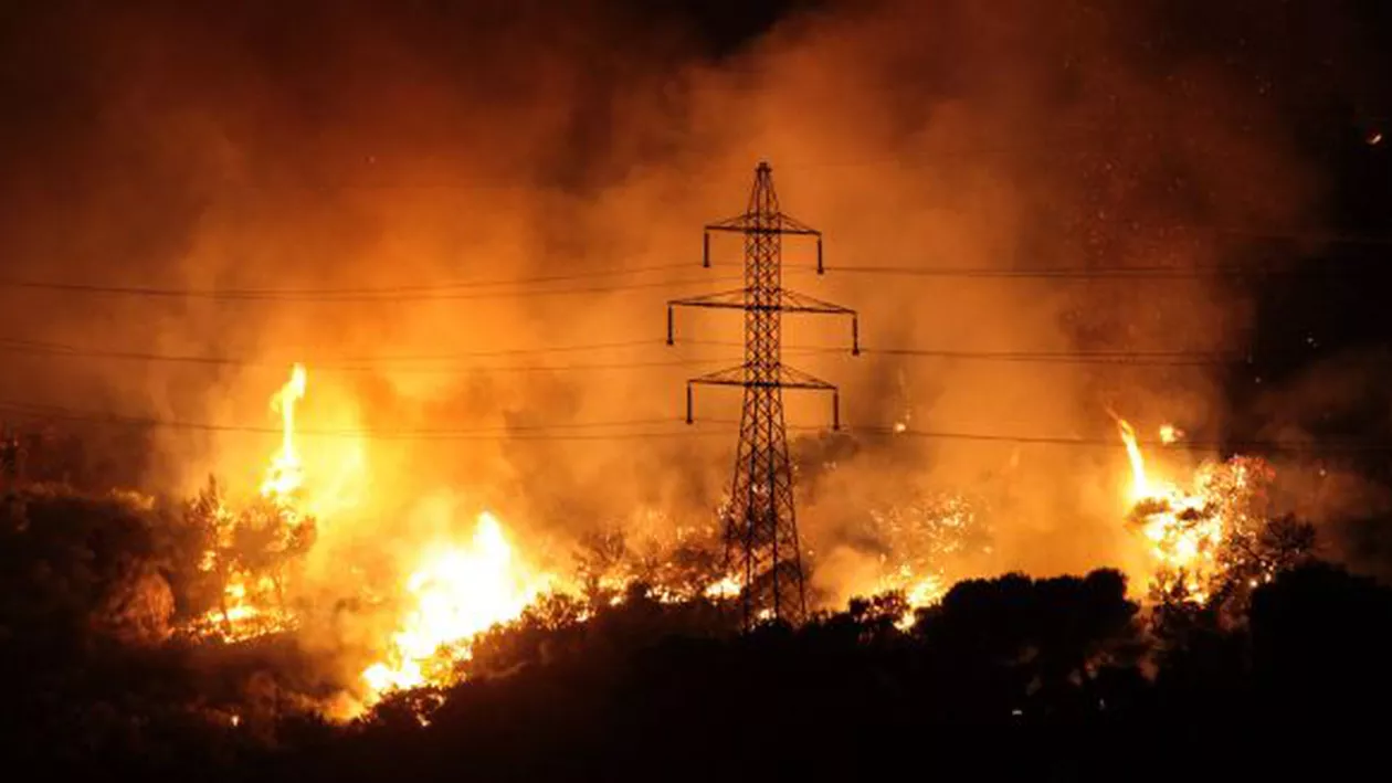 MAE, nouă atenționare de călătorie pentru cetățenii români: Risc ridicat de incendii de vegetație în mai multe zone din Grecia 