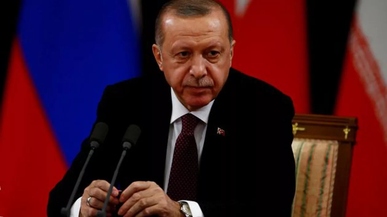 Recep Erdogan, tot mai izolat pe scena politică din Turcia: Fostul premier Davutoglu anunţă crearea unui partid rival