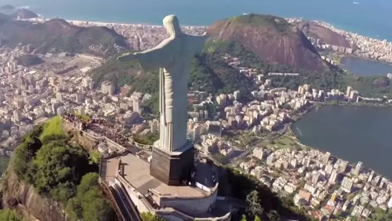 Povestea românului care a cioplit chipul faimoasei statui a lui Iisus din Rio de Janeiro (FOTO, VIDEO)