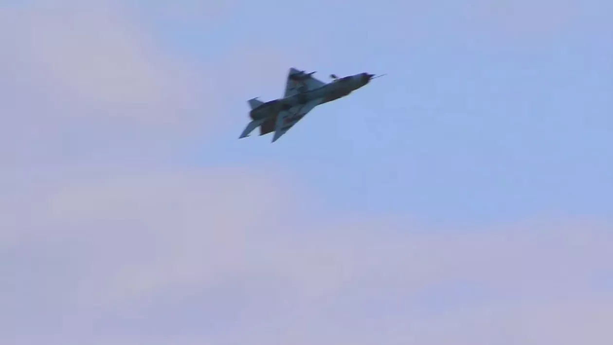 MiG-ul românesc a cucerit cerul la Zilele NATO din Cehia. Imagini spectaculoase cu super demonstrația bătrânului avion de vânătoare de origine sovietică (VIDEO)