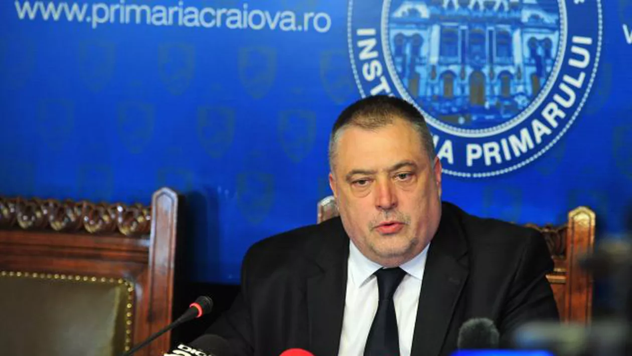 Cum explică primarul Craiovei situația jalnică a gazonului de pe „Ion Oblemenco”. Mihail Genoiu: „Au fost unii care nu au avut răbdare”