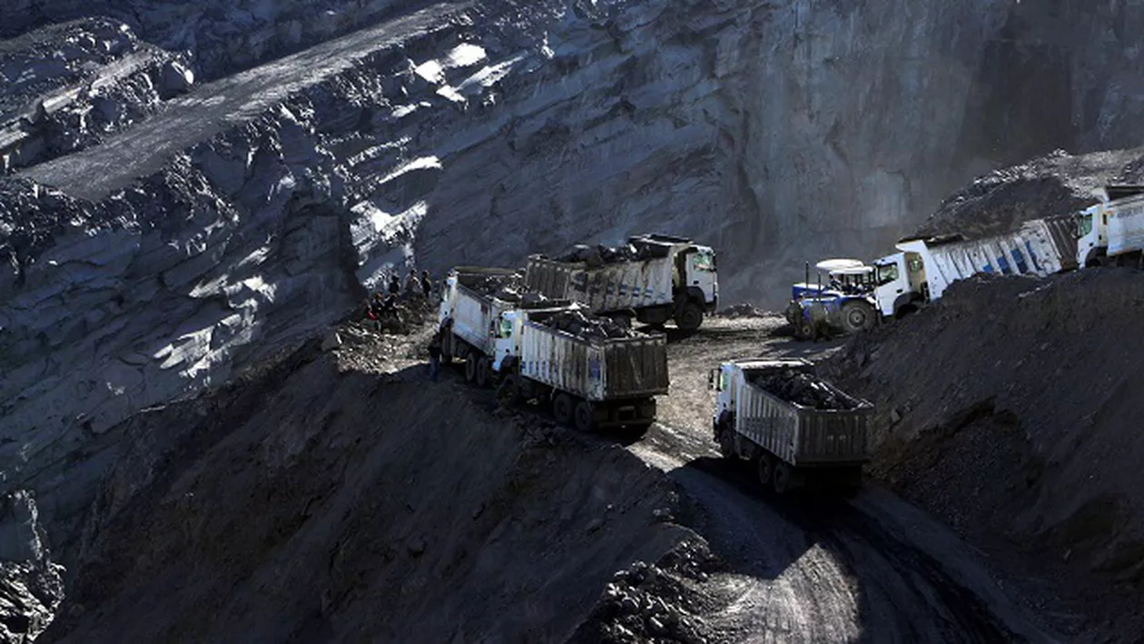 Zeci de morţi în urma prăbuşirii unei mine de aur. Cauzele tragediei