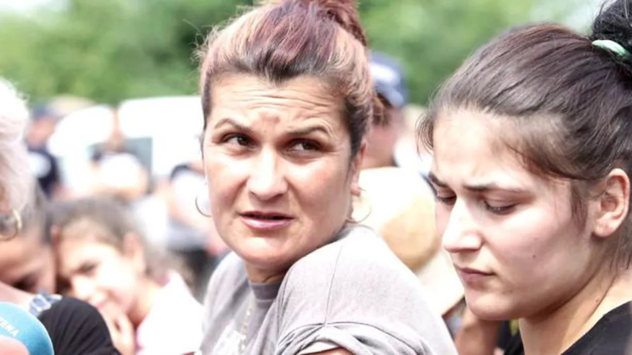 CAZUL CARACAL. Mama Luizei Melencu, după ce a fost AMENDATĂ de procurori: 'Dincă mi-a luat fata, DIICOT îmi ia banii!'