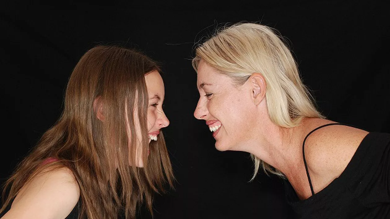 CELE MAI TARI BANCURI CU BLONDE: Pomul