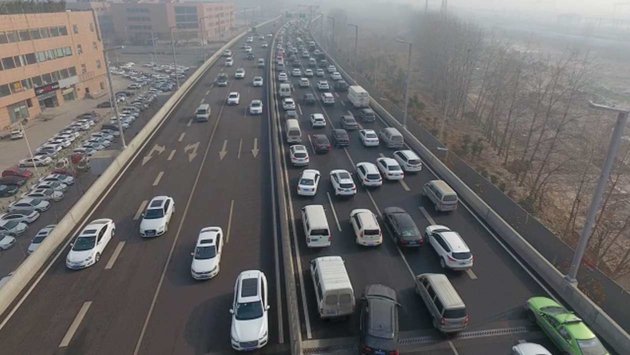Schimbare BOMBĂ în noul Cod Rutier: De azi se ridică toate mașinile! Cum te poți apăra