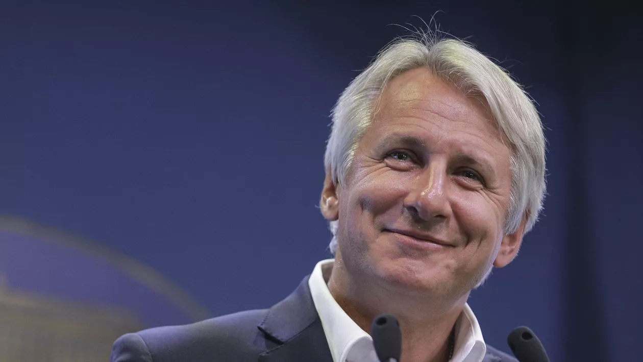 Teodorovici 'PROFETUL': 'Să se consemneze. VĂ DAU ÎN SCRIS! Dacă trece moțiunea, nimeni nu va încheia bugetul anul viitor'