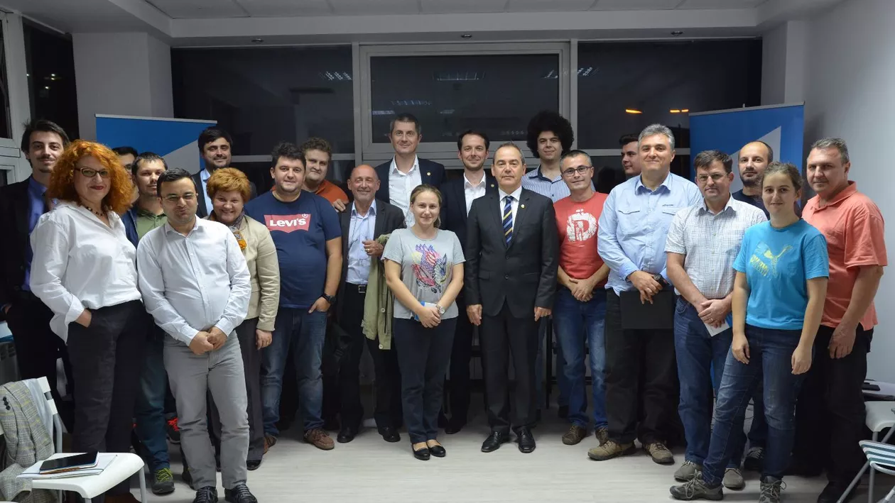 USR, amendată de Poliție pentru că a folosit imagini cu minori în campania de la europarlamentare