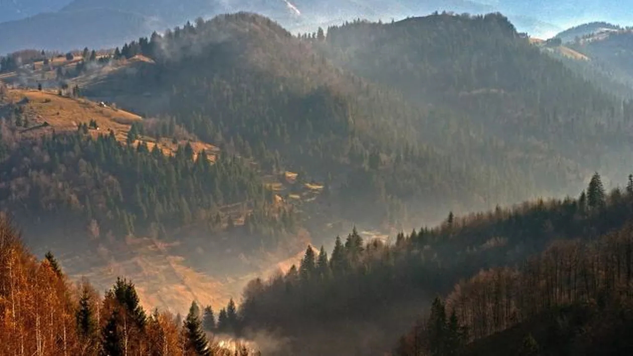 Tragedie în munţi: Maratoniști, căzuți în prăpastie la Maratonul Piatra Craiului. Două persoane au murit (VIDEO)