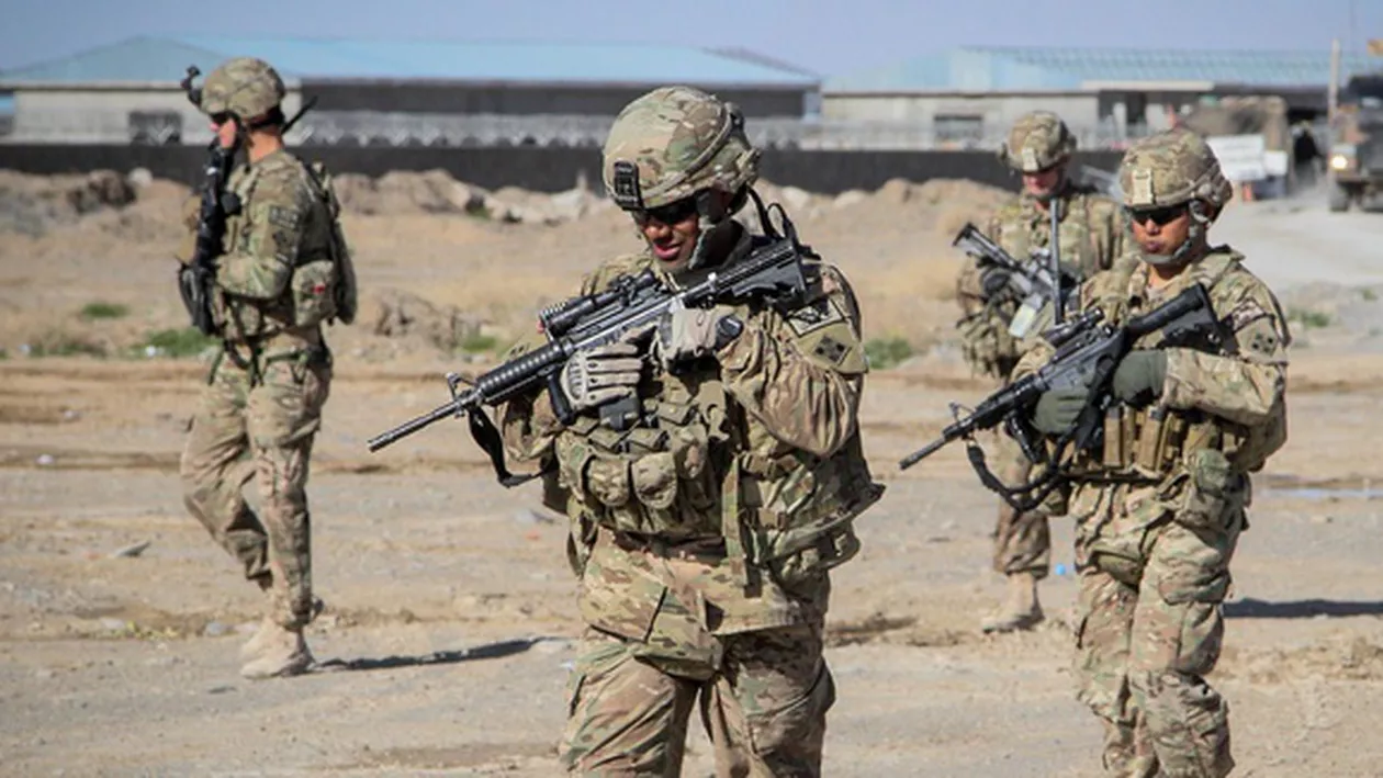Forţele americane încep să se retragă de la frontiera turcă, în nordul Siriei. Armata turcă, pregătită pentru o intervenţie în forţă