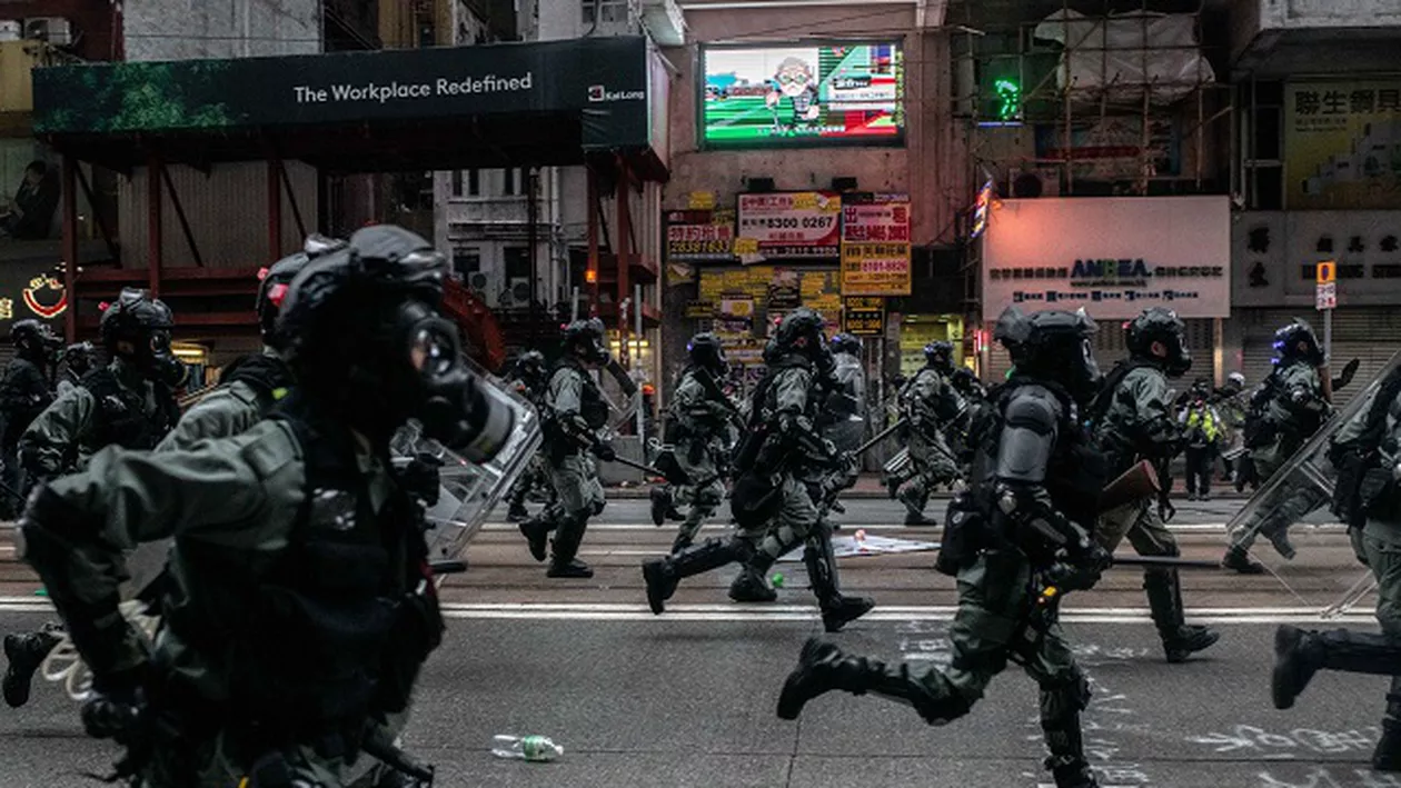 Autorităţile din Hong Kong, tot mai disperate din cauza protestelor. Acum vor să blocheze accesul la internet