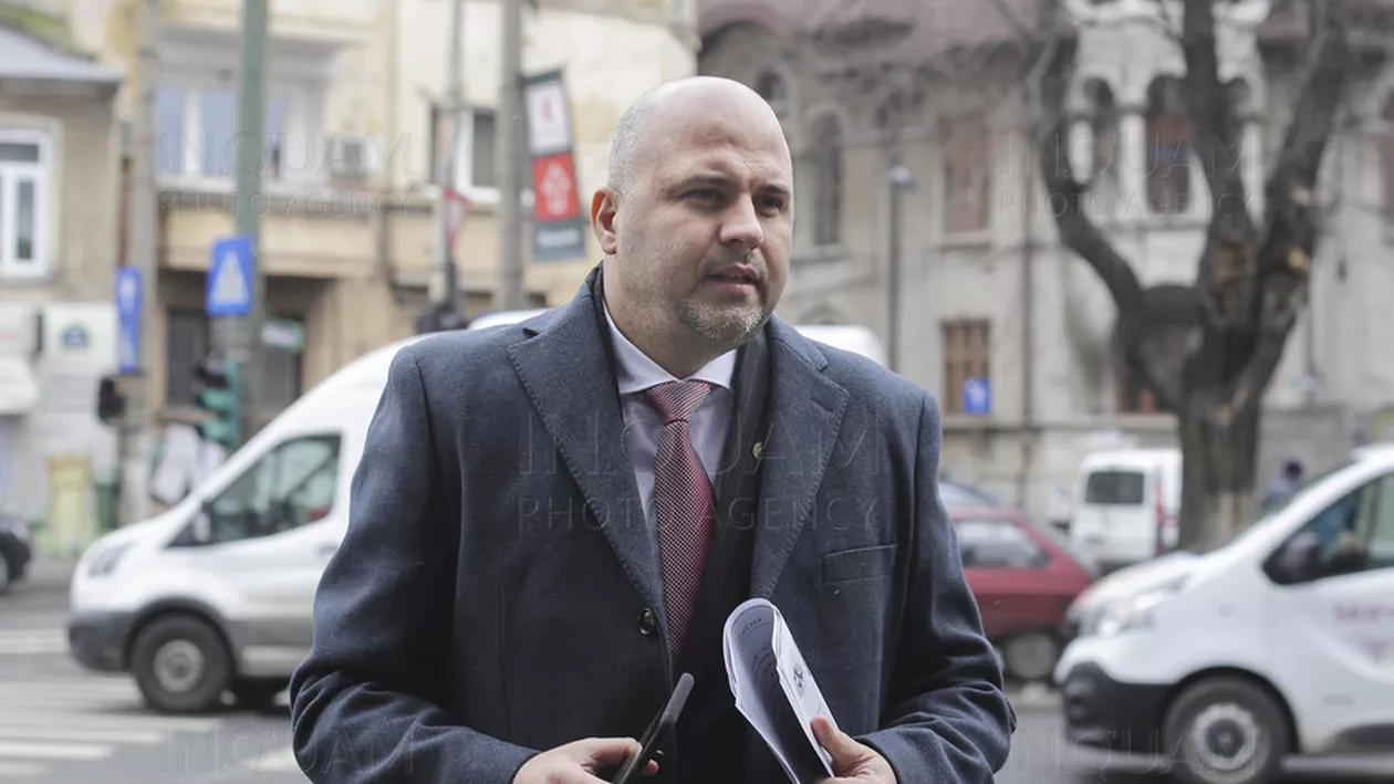 Ce a pățit deputatul USR Emanuel Ungureanu la Spitalul de Psihiatrie Socola din Iași: ”M-au înconjurat portăreii, tot felul de indivizi în condițiile în care eu am anunțat cine sunt!” (VIDEO)