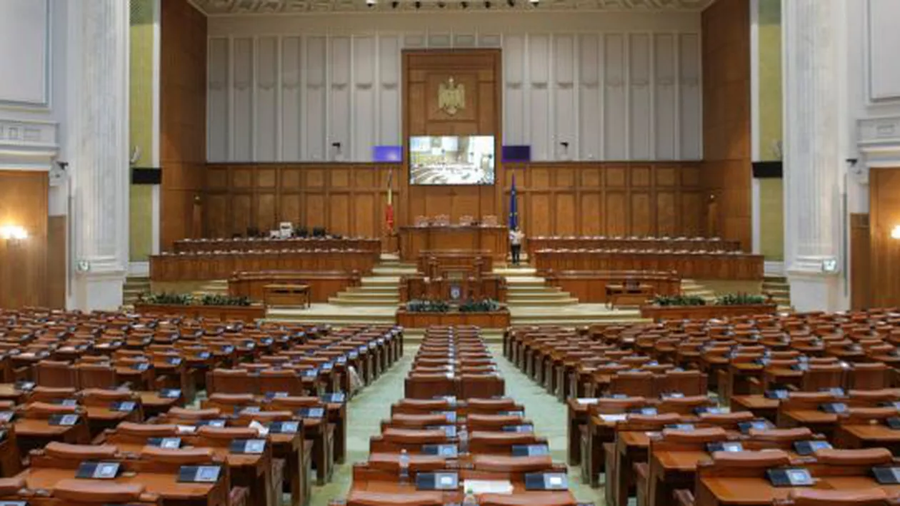 Moțiune de cenzură: Va pica Guvernul Dăncilă? Ultimele pregătiri în Parlament (GALERIE FOTO)