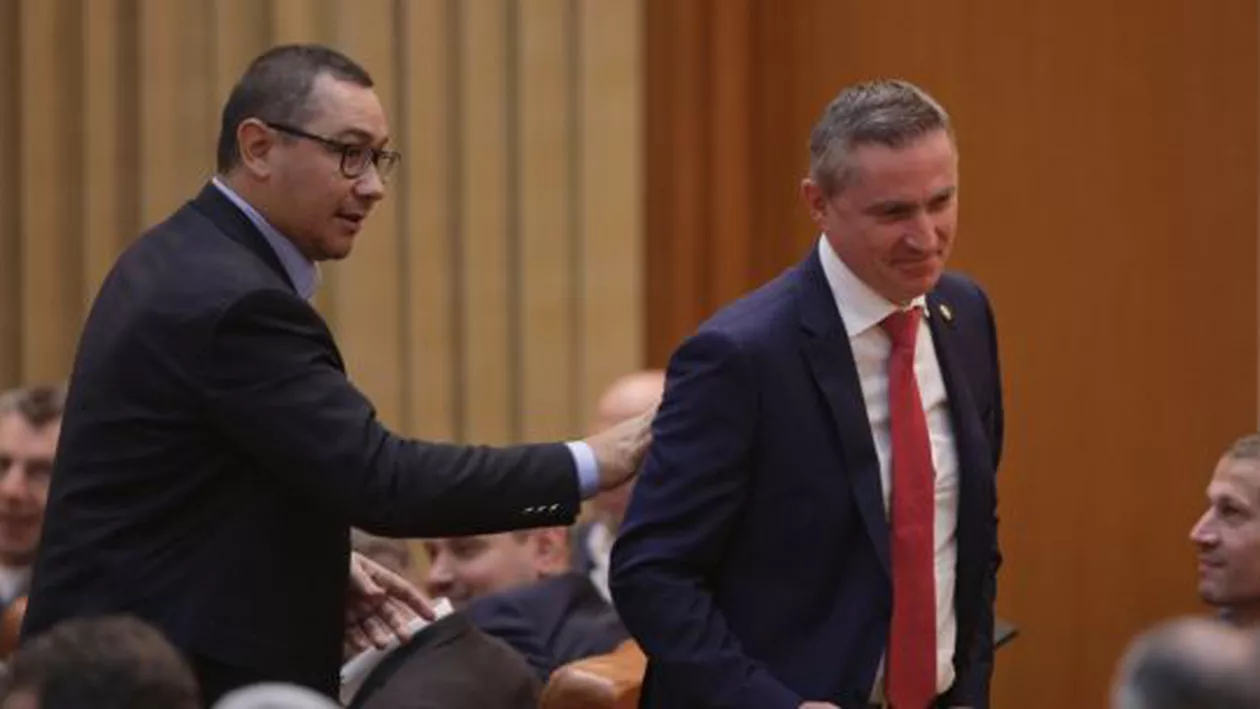 Victor Ponta, îmbrânceli cu un deputat PSD care a venit să vorbească cu aleșii Pro-România (GALERIE FOTO)