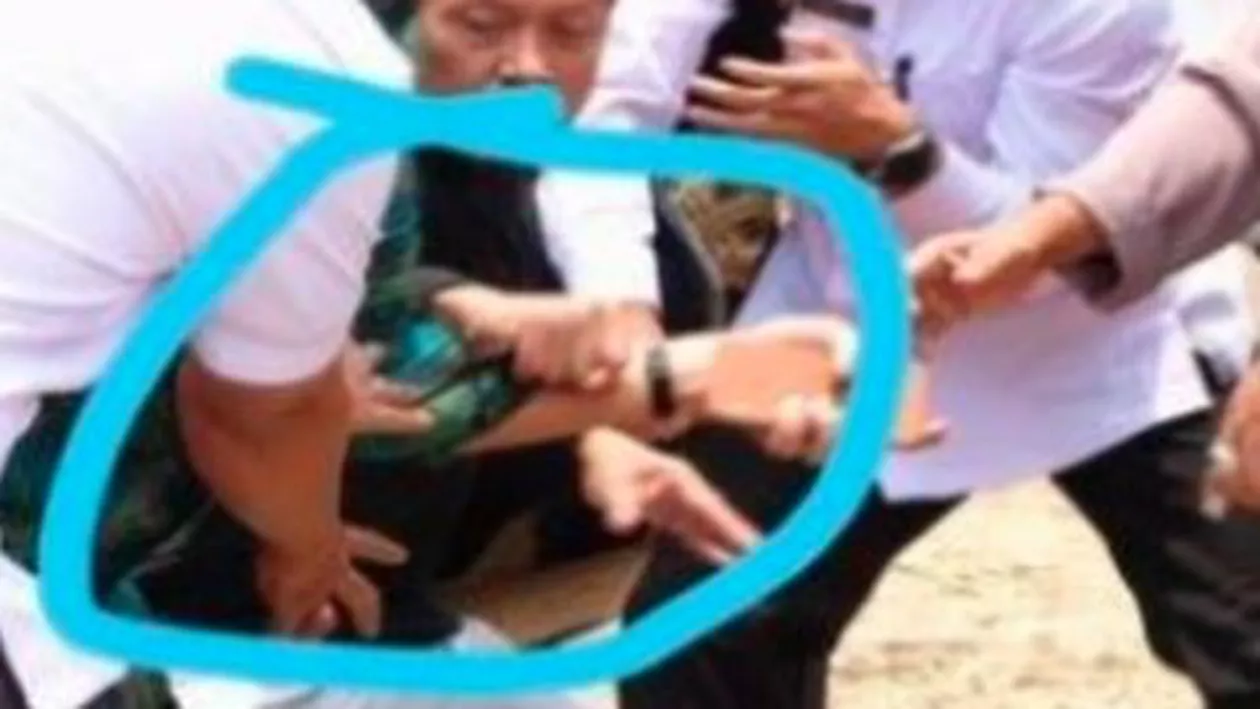 ALERTĂ! Ministru ÎNJUGHIAT în timpul unei vizite oficiale. VIDEO CUTREMURĂTOR