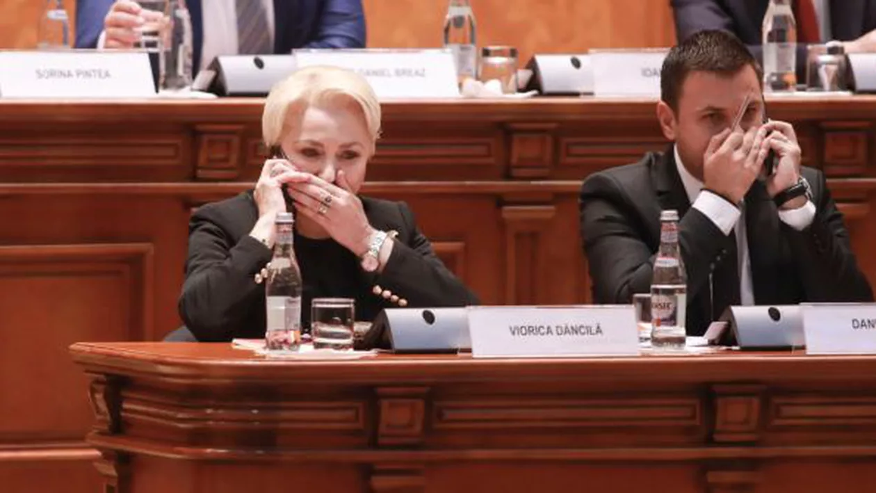 Viorica Dăncilă a picat în Parlament la testul moțiunii de cenzură. ANALIZĂ B1.ro: Scenarii pentru viitorul Guverului (FOTO)