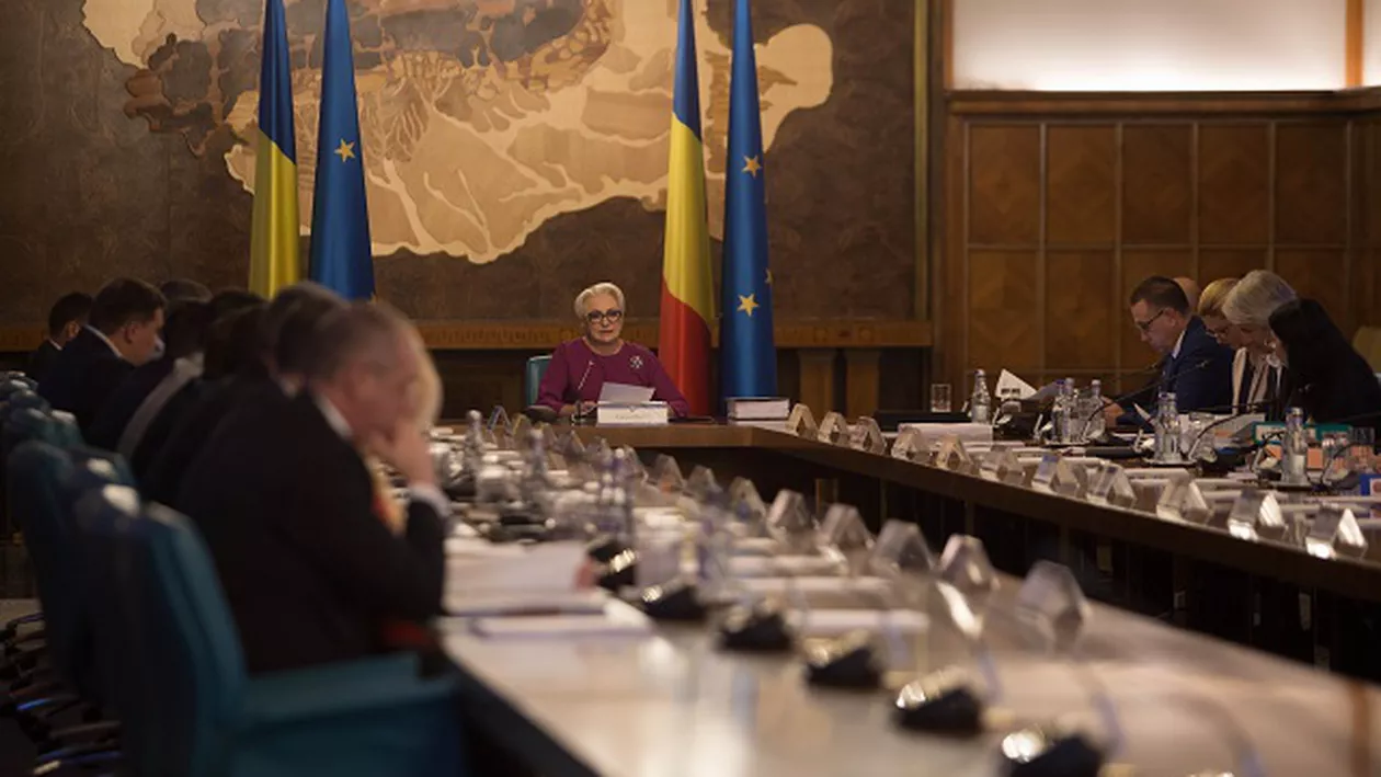 Care este procedura legală ce va fi urmată acum odată cu adoptarea moțiunii de cenzură: În câte zile am putea avea un nou Guvern