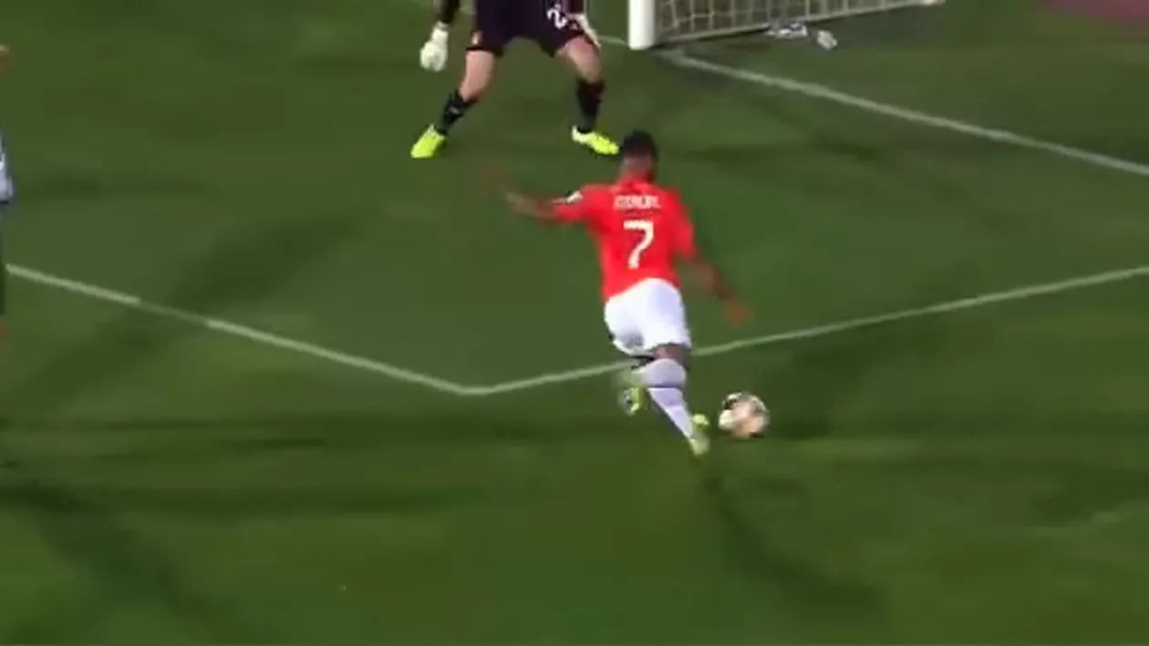 Bulgaria-Anglia (0-6) din preliminariile EURO 2020, oprit de două ori din cauza scandărilor rasiste: Sterling, principala țintă: „Îmi pare rău că Bulgaria este reprezentată de astfel de idioți pe stadion” (VIDEO)