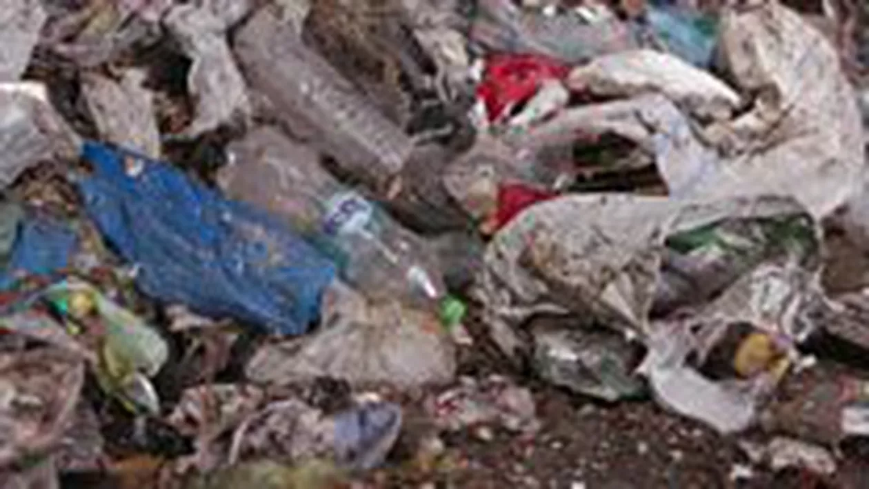 Reportaj BBC: România, o țară invadată de gunoaie, importă deșeuri din Europa. Cum este posibil? Explicația firmelor de reciclare