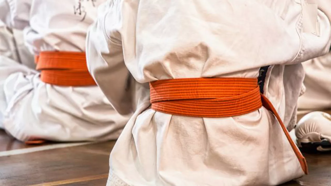 Copii români, membri ai lotului național de karate, blocați în mijlocul violențelor din Chile: Capitala statului sud-american este sub asediu (VIDEO)