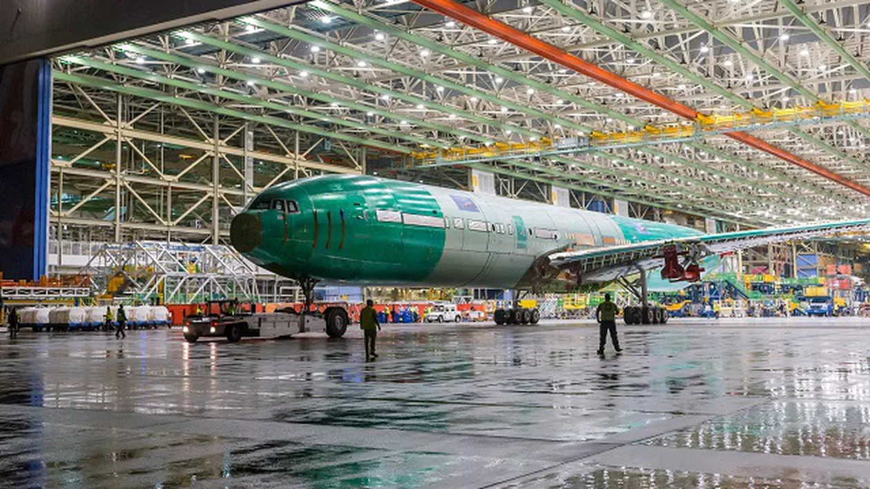 Boeing a anunţat revenirea controversatului 'Boeing 737 MAX'. Între timp au apărut şi informații legate de cauzele prăbuşirii avionului deţinut de Lion Air
