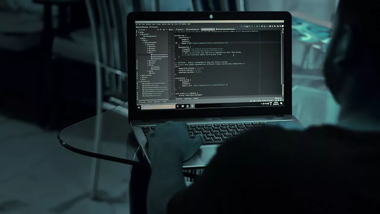 Atac CIBERNETIC masiv împotriva principalelor instituții ale statului: Cel puțin 2.000 de site-uri vizate de hackeri