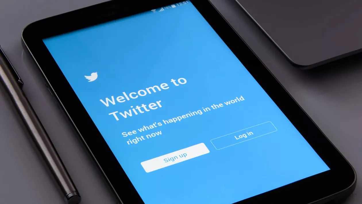 Twitter interzice în totalitate reclamele politice de pe platforma sa în contextul scandalului privind influenţare a alegerilor prin intermediul informaţiilor false