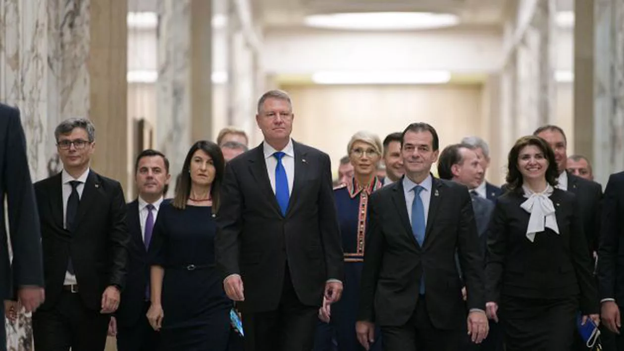 Klaus Iohannis participă, marți, la ceremoniile de preluare a patru ministere