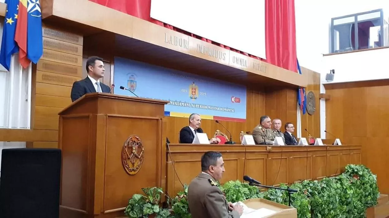 Promovare, recunoaștere și recompensare a valorilor la `130 de ani de învățământ superior militar românesc` (FOTO)