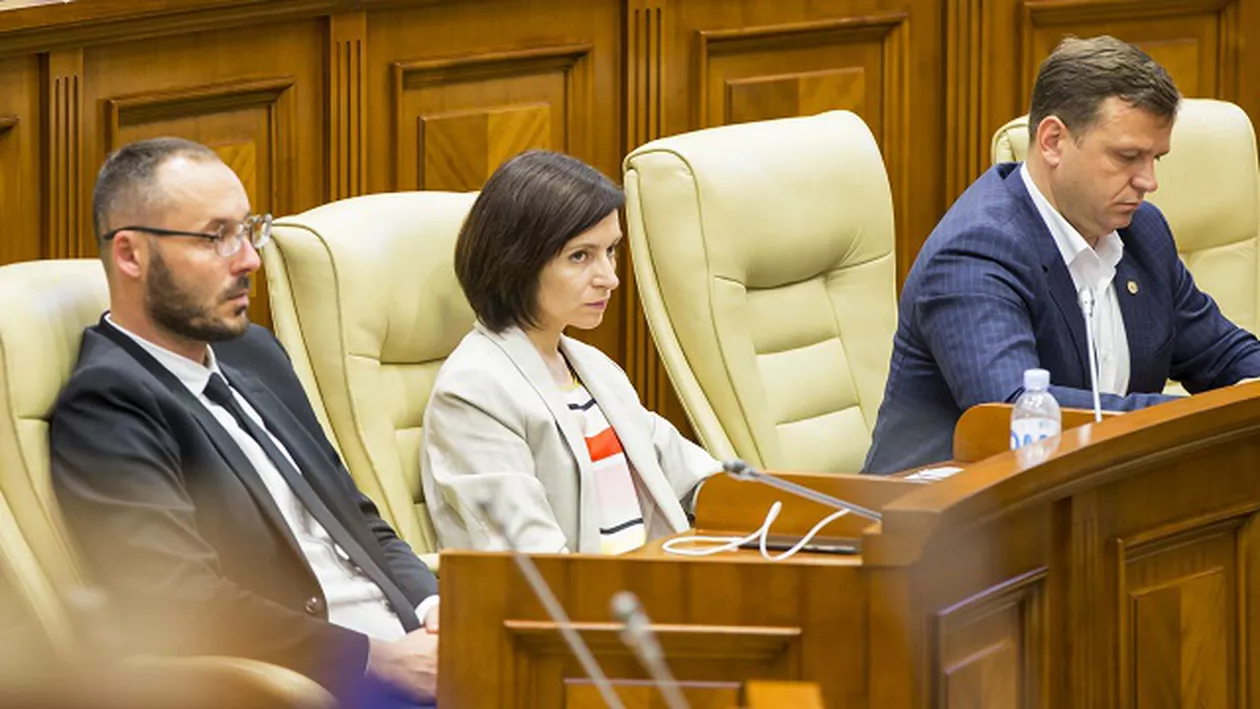 O nouă criză politică la Chișinău: Guvernul Maia Sandu riscă să pice în urma modificării Legii procuraturii prin asumarea răspunderii. Conflict major în coaliția PSRM-ACUM