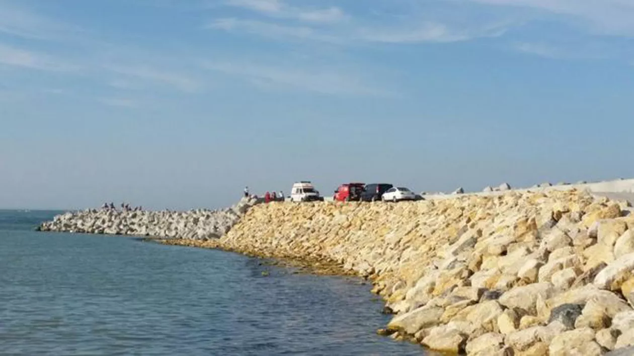MOARTE SUSPECTĂ pe litoral! O femeie, găsită încată, în zona plajei 'Trei papuci'