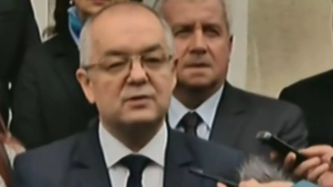 ALEGERI PREZIDENȚIALE 2019 // Emil Boc a VOTAT pentru 'O ȚARĂ CA AFARĂ' (VIDEO)