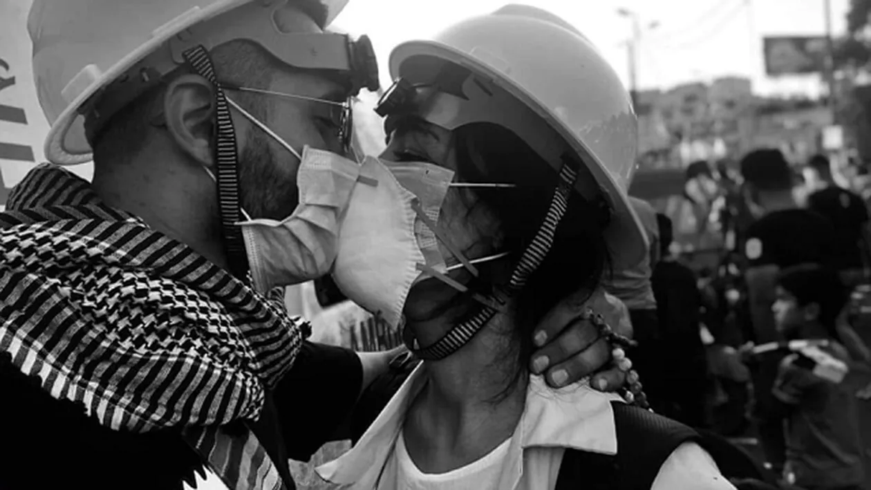 Sute de morţi şi peste 15.000 de răniţi în proteste antiguvernamentale tot mai ample (FOTO, VIDEO)