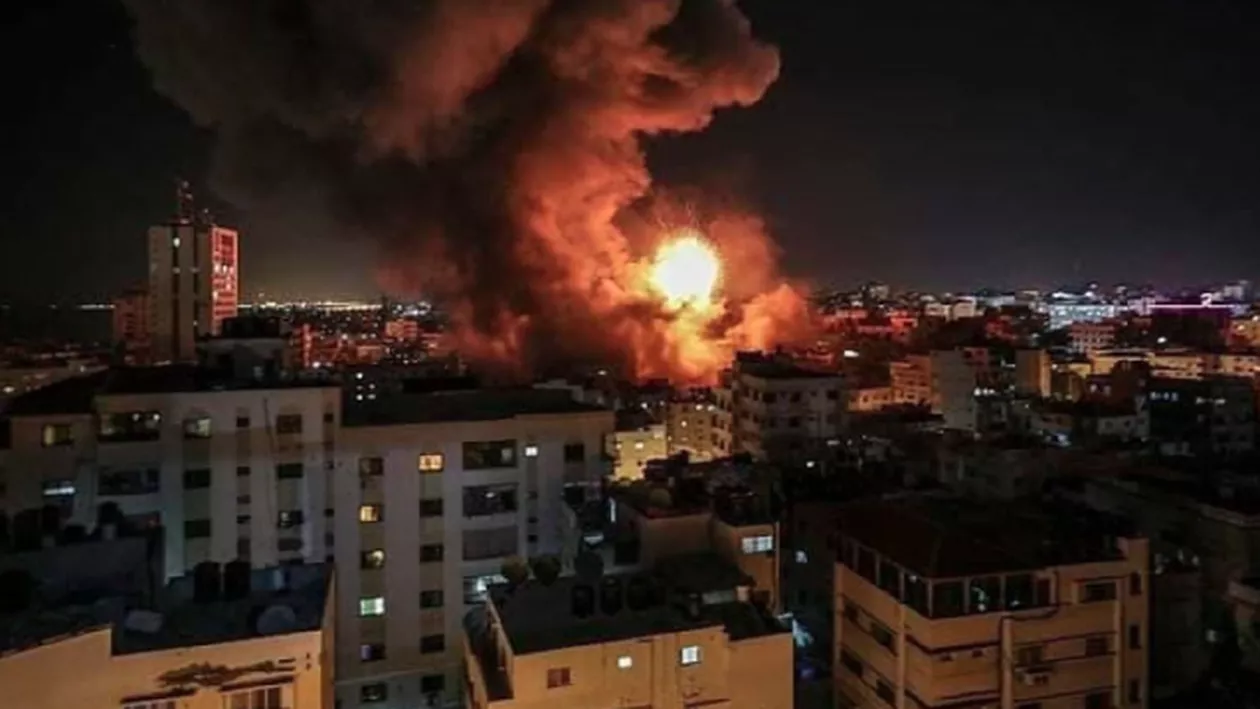 Bombardamente de amploare în Fâșia Gaza rezultate cu zeci de morți. Israelul mobilizează forţele terestre (FOTO, VIDEO)
