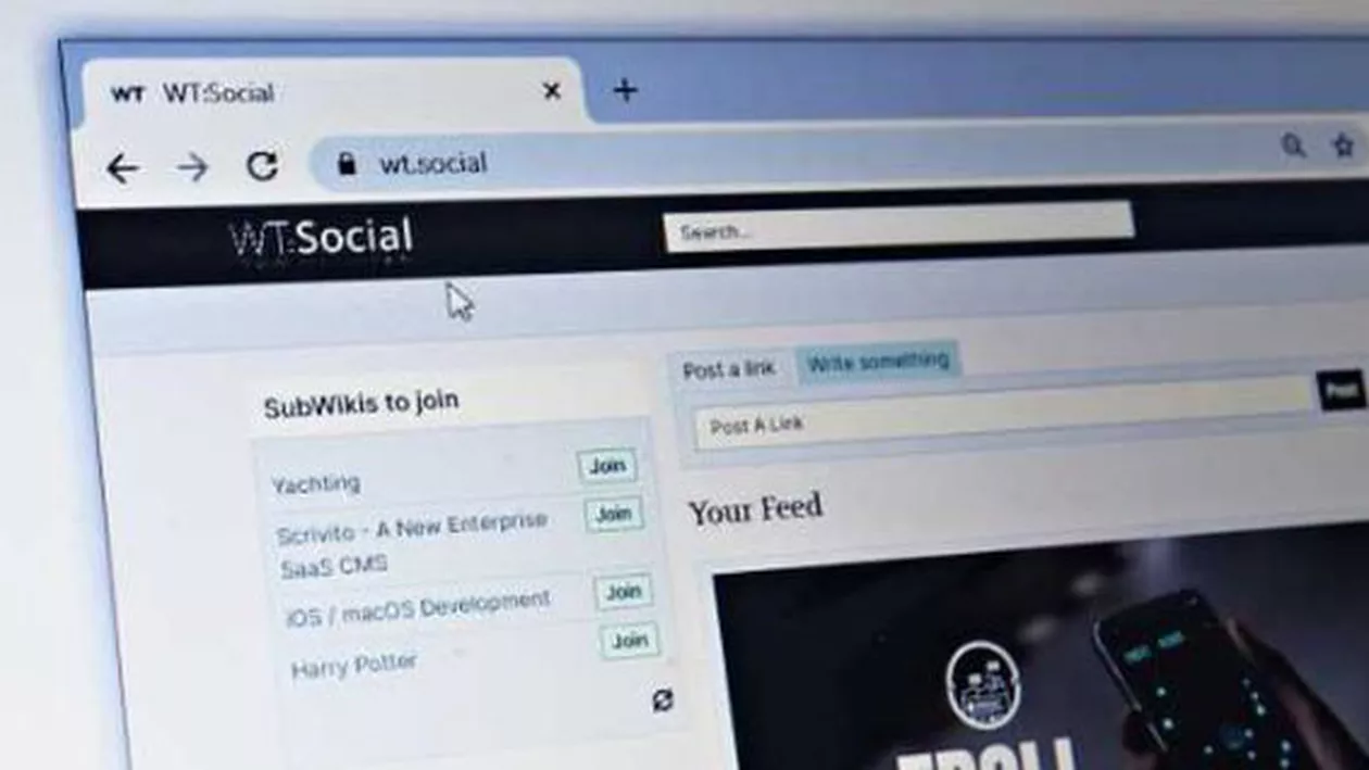 Un nou Facebook, dar fără reclame. Lansarea MOMENTULUI pe piața de SOCIAL MEDIA (FOTO)