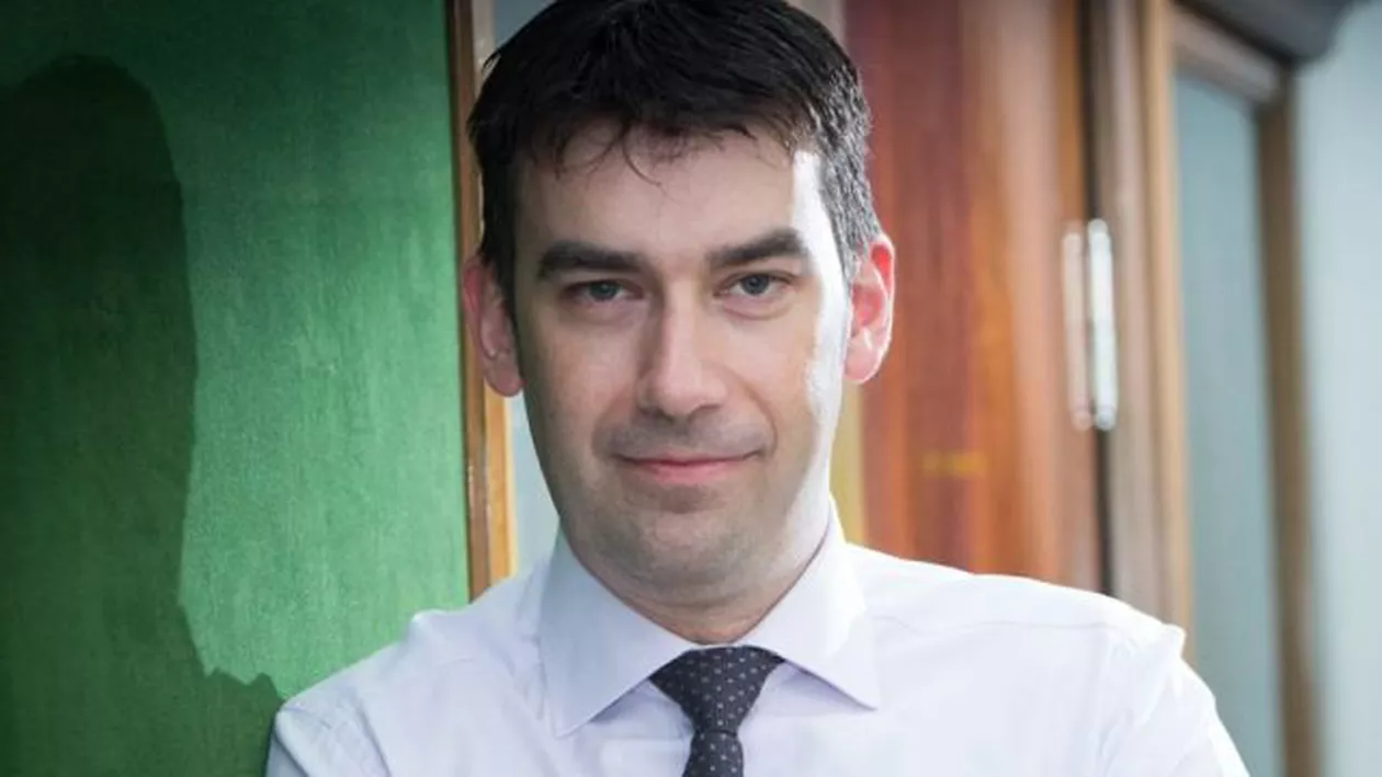 Dragoș Tudorache, europarlamentar PLUS, aspru contestat după o postare în care felicită instalarea unui guvern pro-rus la Chișinău: Feliciți comuniști??? Ai băut gaz omule?