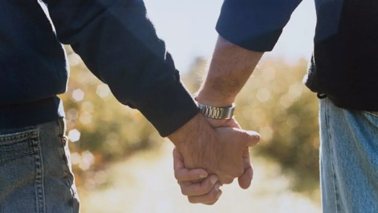 ADIO, după 32 DE ANI! Celebrul CUPLU de HOMOSEXUALI se destramă! Cine S-A ÎNDRĂGOSTIT de ALT BĂRBAT?