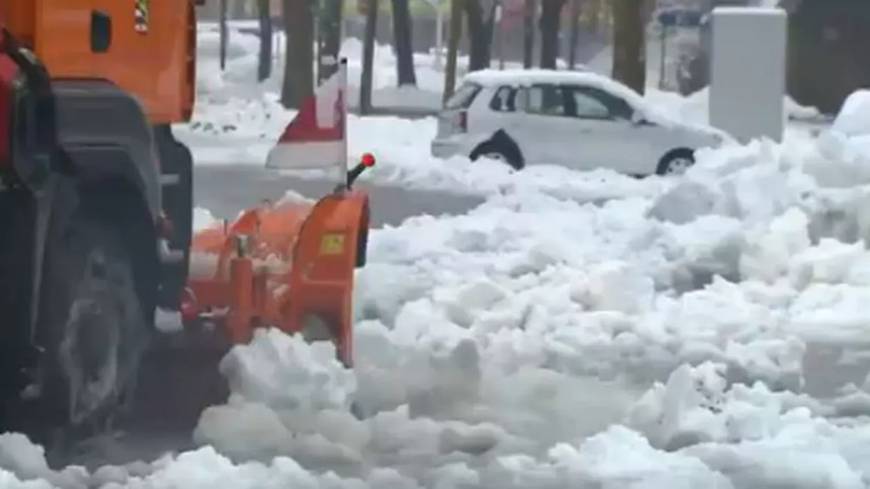 ALERTĂ METEO! LAPOVIȚĂ și NINSOARE în BUCUREȘTI! Stați în case...