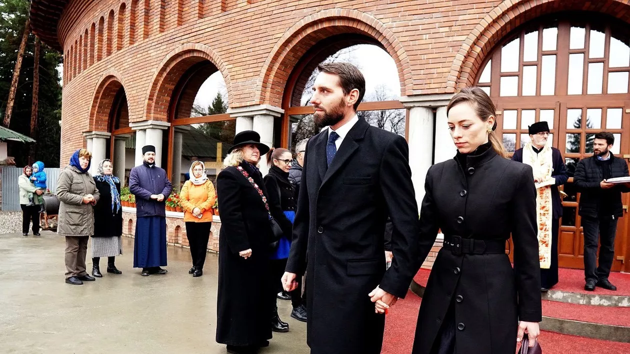 DOLIU URIAȘ la Casa Regală a României! I-AU FĂCUT DEJA PARASTASUL! Curg râuri de lacrimi în întreaga țară… (GALERIE FOTO)
