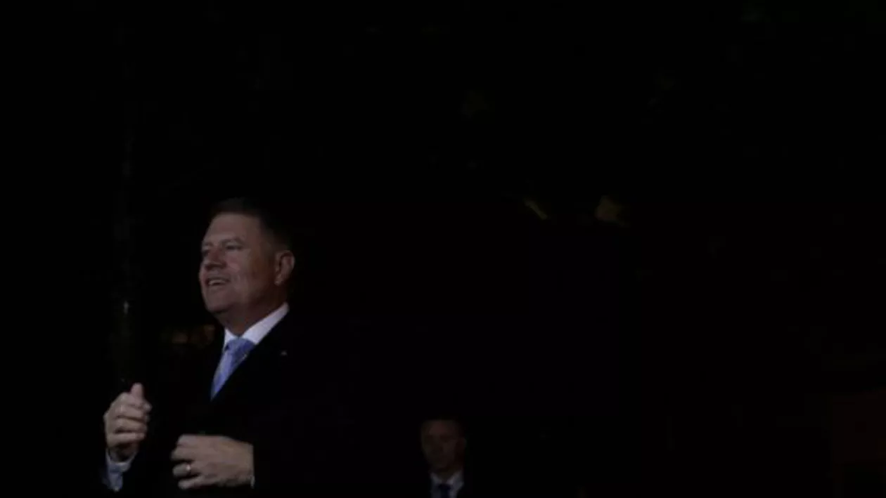 Iohannis a ajuns la sediul PNL. Este așteptat să țină un discurs imediat după anunțarea rezultatelor exit-poll (VIDEO, FOTO)