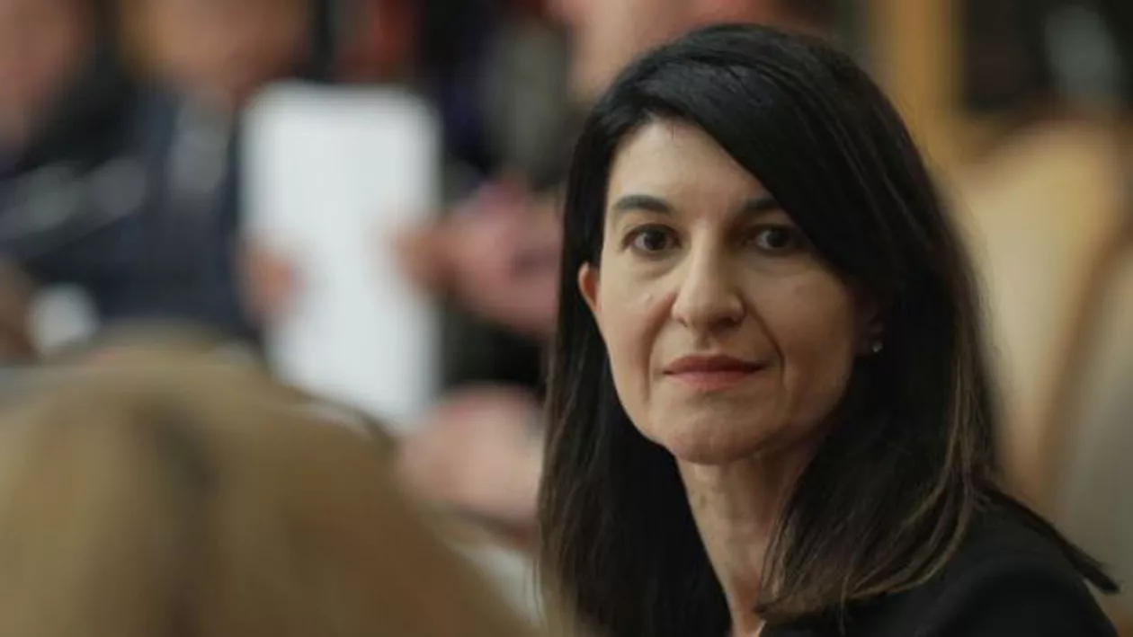 Violeta Alexandru: Avem o problemă de lipsă de specialişti şi una de atitudine în sistemul de îngrijire a persoanelor adulte cu dizabilităţi