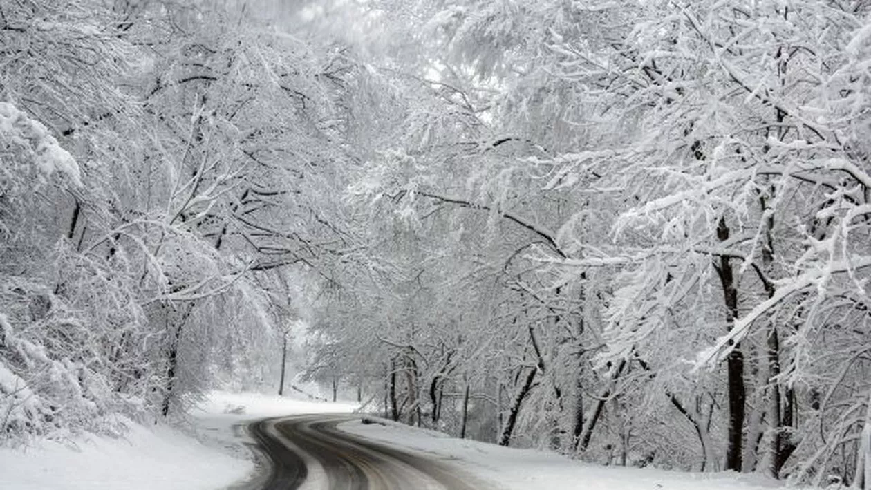 Când vin ninsorile în România. Scad dramatic temperaturile