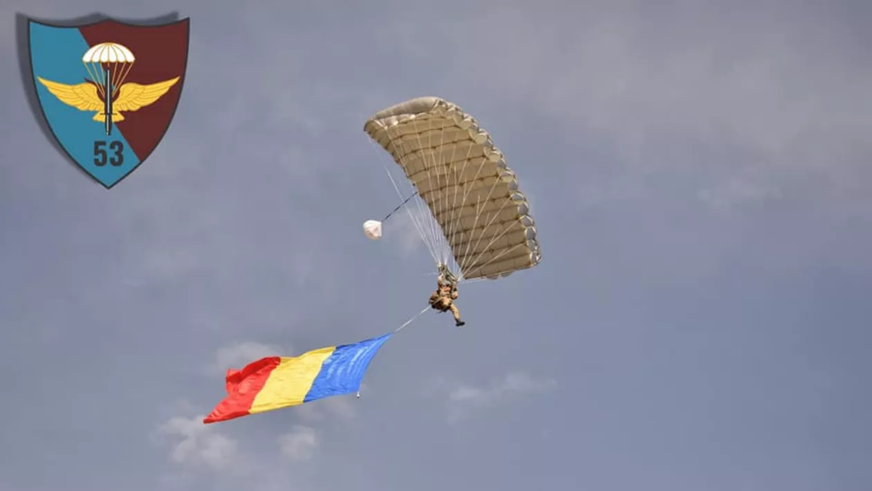 Prima structură Comando din Armata României aniversează 29 de ani. Imagini de colecție cu parașutiștii militari dominând înălțimile și nu numai (GALERIE FOTO)
