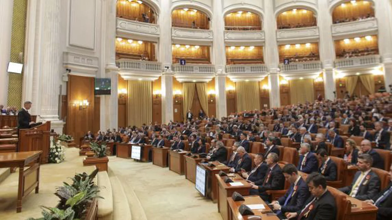 Klaus Iohannis, avertisment de la tribuna Parlamentului: ”Orice atac la adresa demnității umane și a statului de drept, necombătut eficient, poate deschide oricând calea unor abuzuri” (VIDEO)