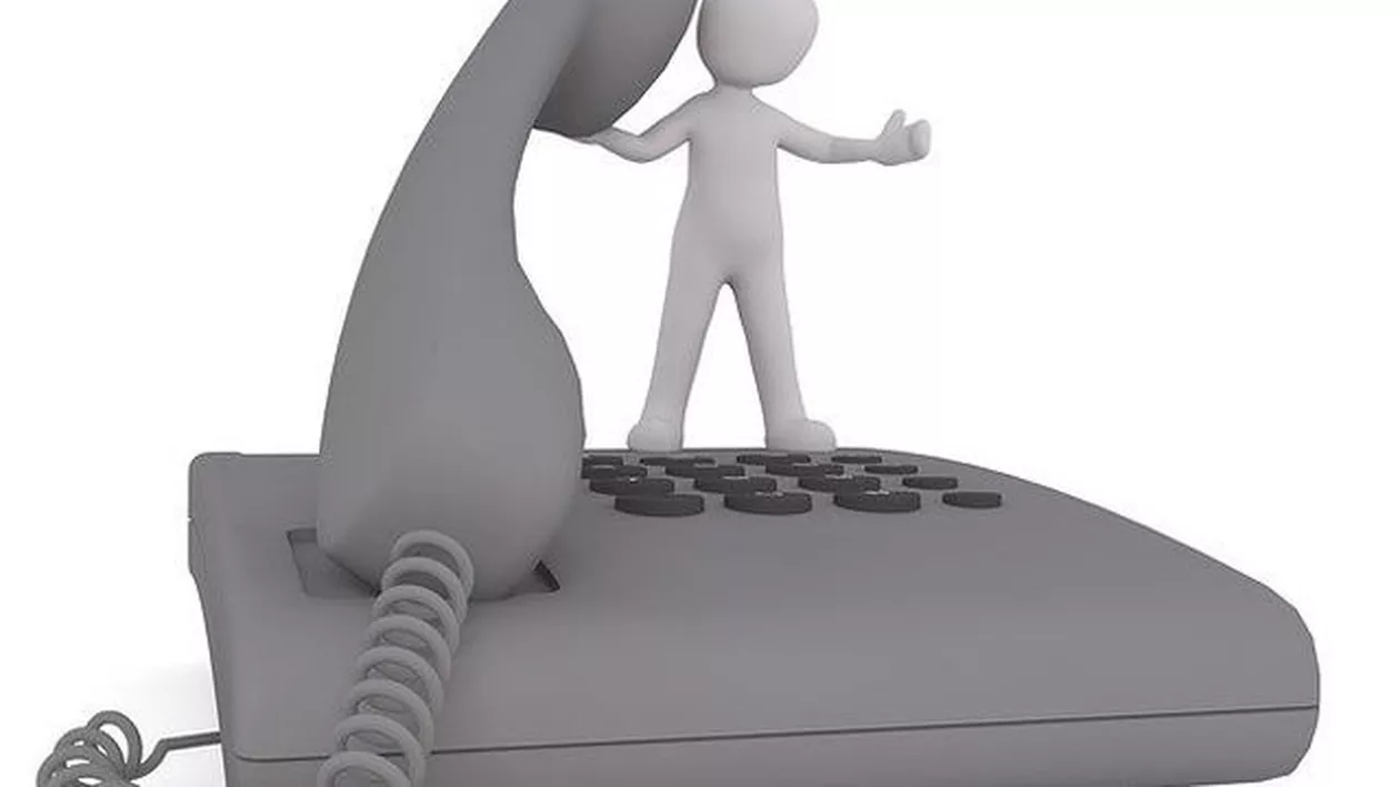 Pensionar REȚINUT după ce a sunat de circa 24.000 de ori la o companie de telefonie