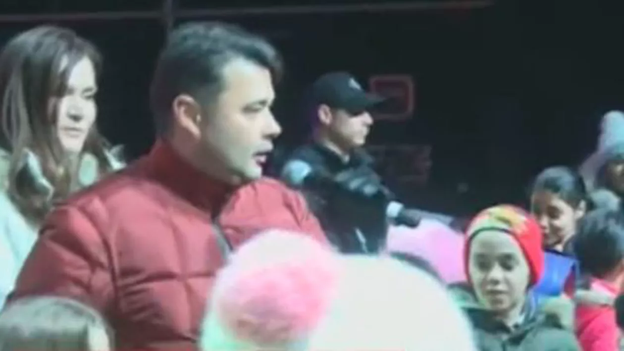 Sărbătoare în Parcul Sebastian: Primarul și copiii din Sectorul 5 au aprins luminițele de Crăciun (VIDEO)