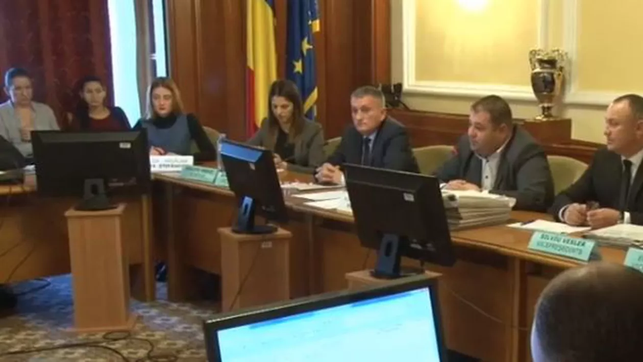 Inițiativele PNL și USR de eliminare a pensiilor speciale au fost amânate. „Principiul contributivității este singurul care trebuie să stea la baza calculului pensiei în România”
