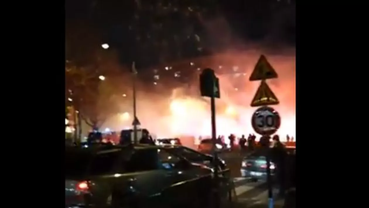 Scene demne de război pe străzile din Paris, înainte de PSG - Galatasaray: Ciocniri violente între ultrașii turci și forțele de ordine (VIDEO)