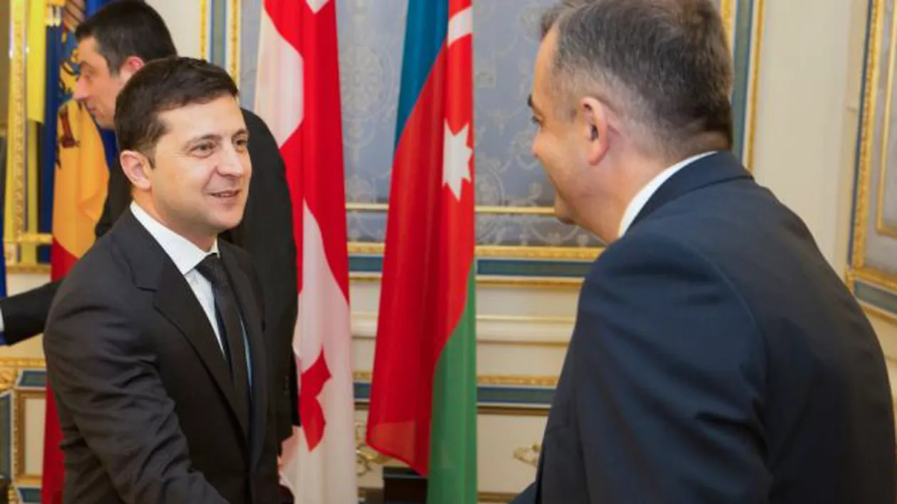 Premierul Republicii Moldova a avut o întâlnire cu președintele Ucrainei, Vladimir Zelenski, în marja summitului GUAM