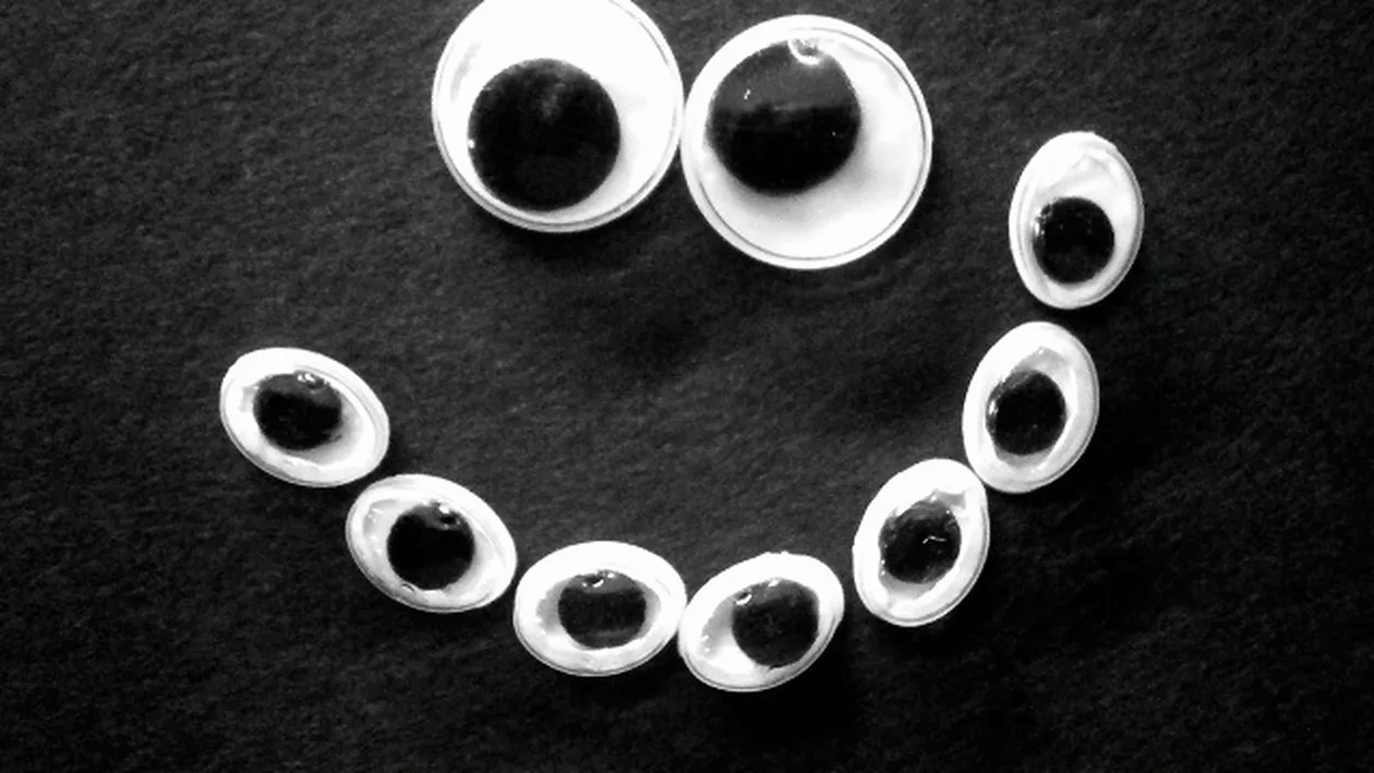 CELE MAI TARI BANCURI SECI: Schelet
